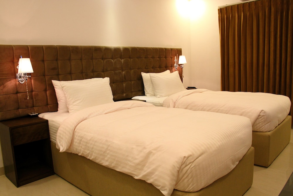 Blossom Hotel 18/48