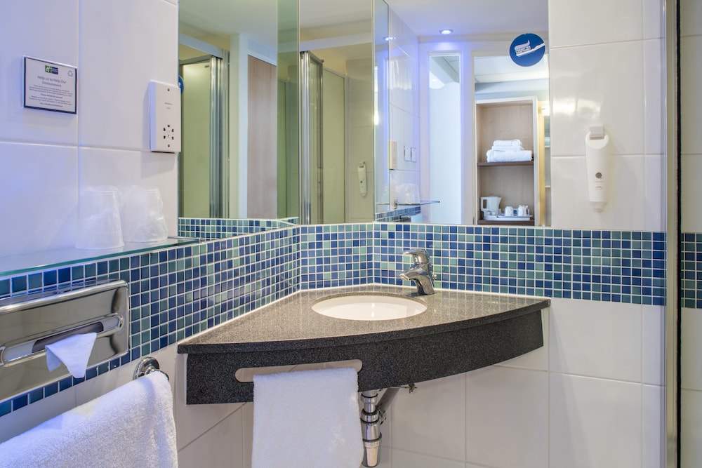 HOLIDAY INN EXPRESS LEICESTER CITY 22/58