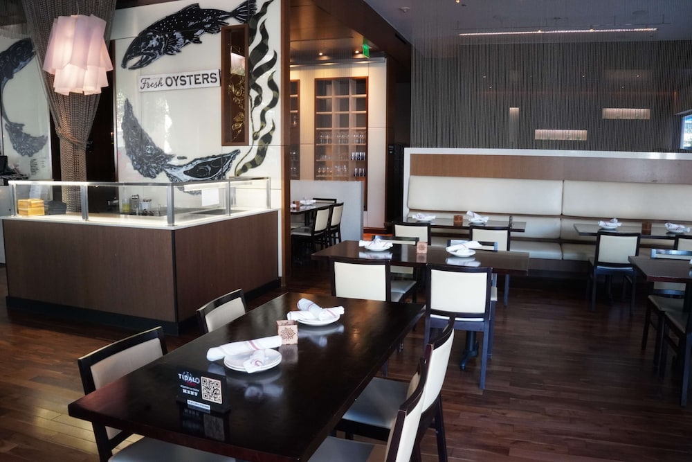 Hyatt At Olive 8 62/69
