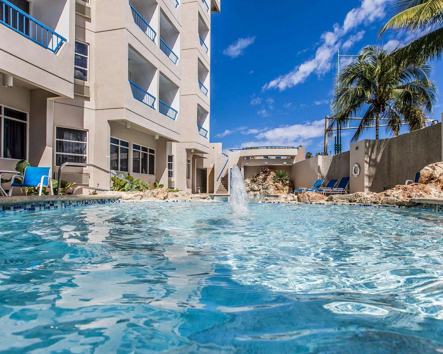 Comfort Inn & Suites Levittown PR 48/50