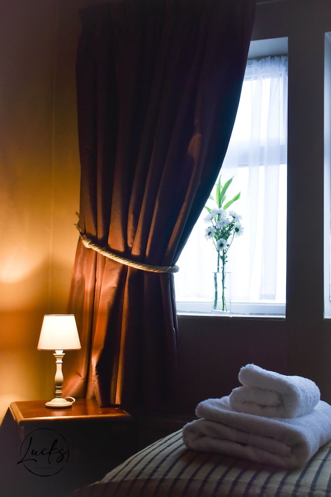 Pennine Manor Hotel 16/40