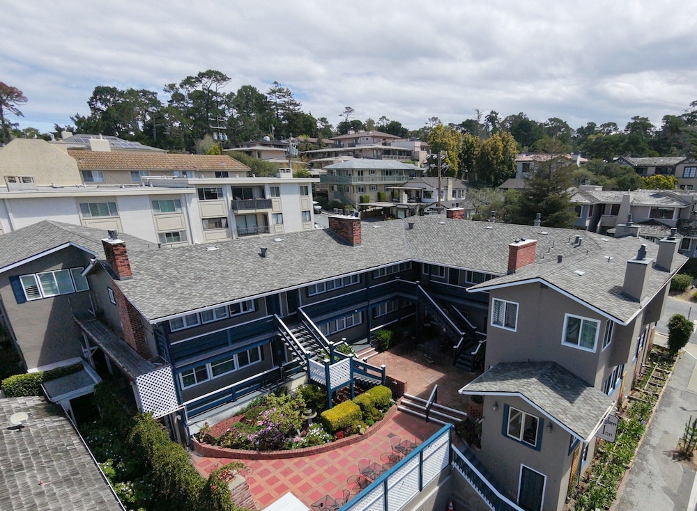 Carmel Wayfarer Inn 3/50