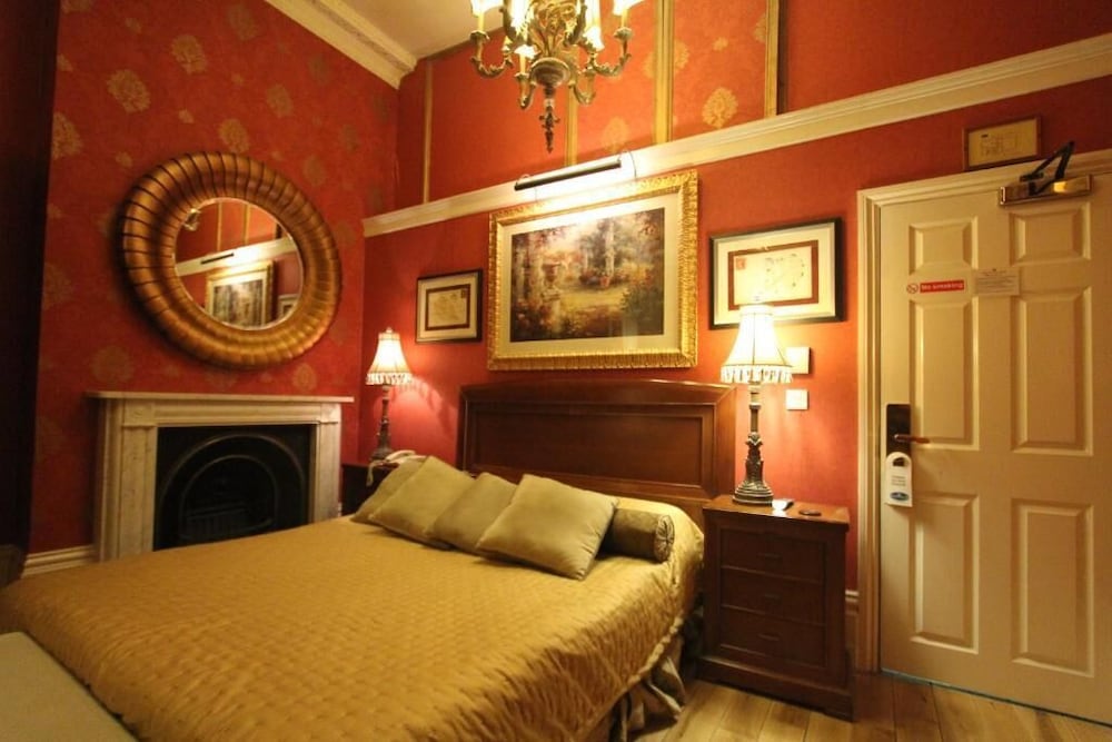 Opulence Centra London Hotel 27/75