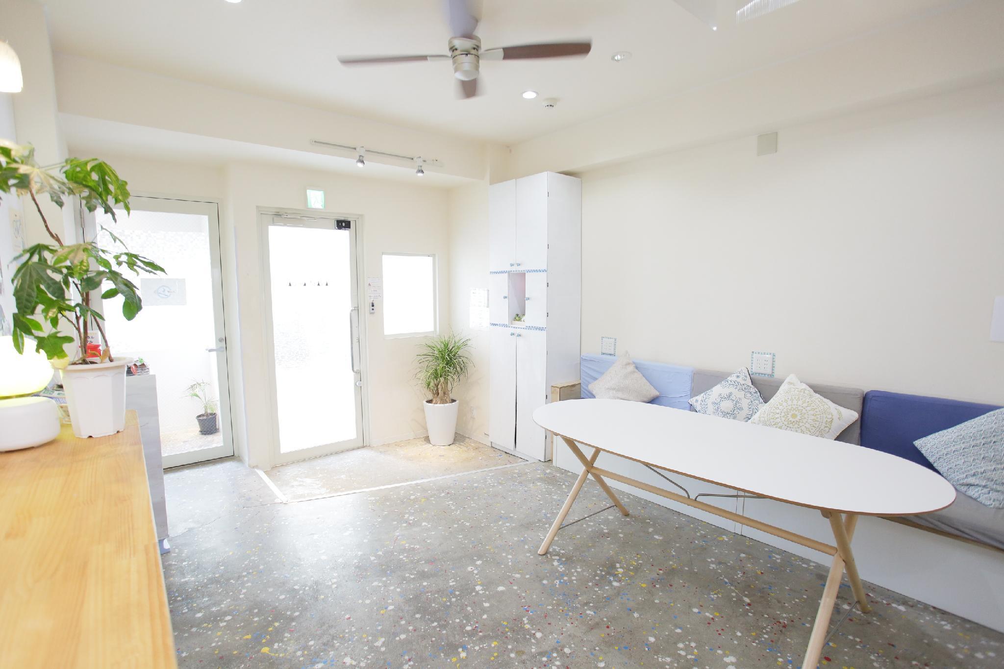 ROOM, QUADRUPLE, SHARED BATHROOM
