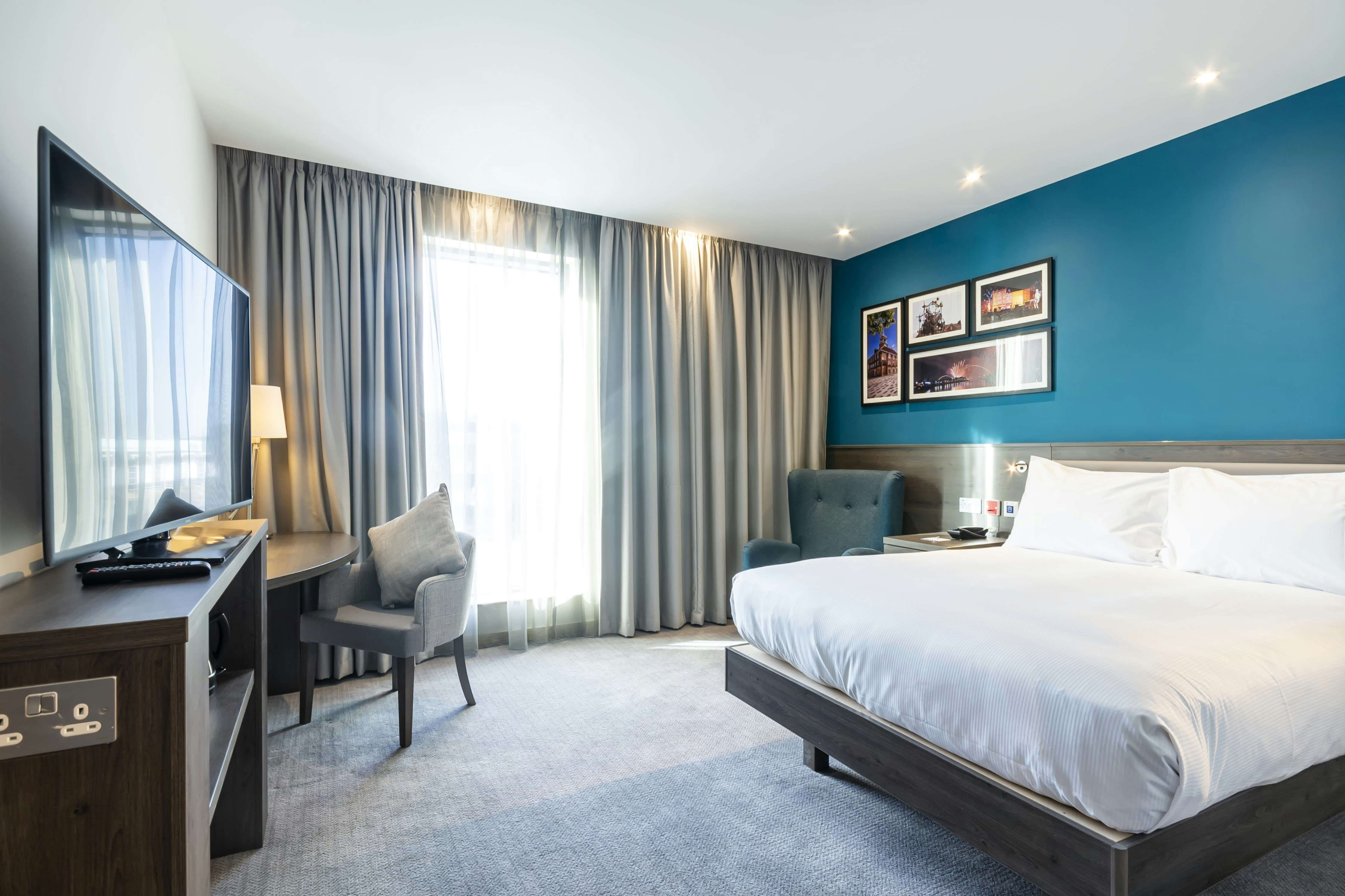 Room, Queen Bed, Accessible