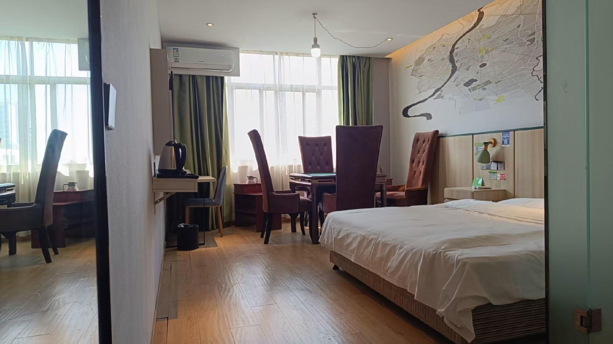 Vatica Hotel Anqing Wuyue Square Boai Hospital 8/20