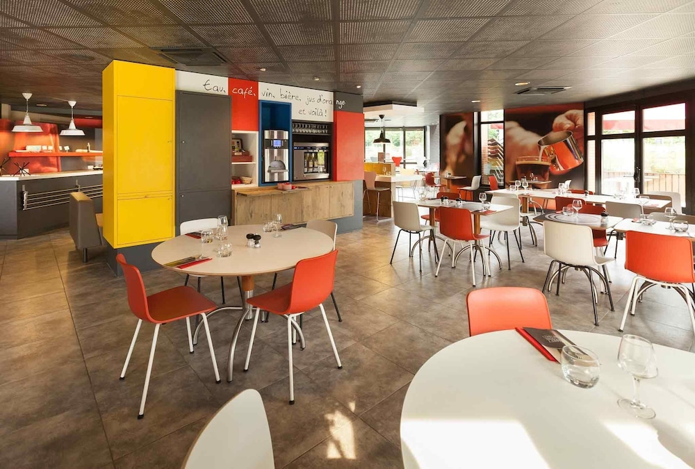 HOTEL IBIS Evry Courcouronnes 32/48