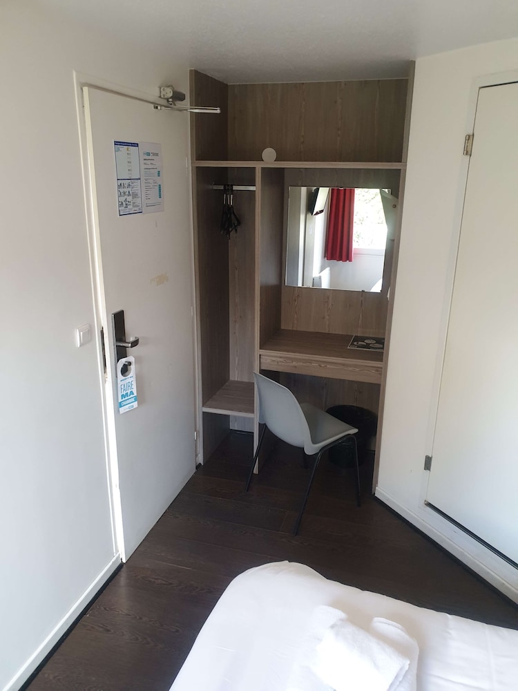 Kyriad Direct Poissy Acheres 6/20