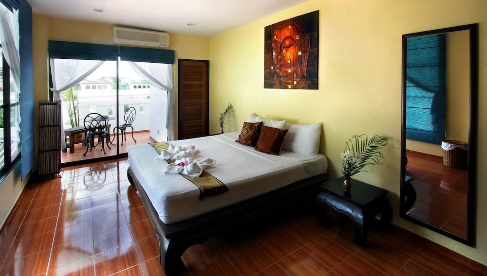 Baan Suay Hotel 16/40