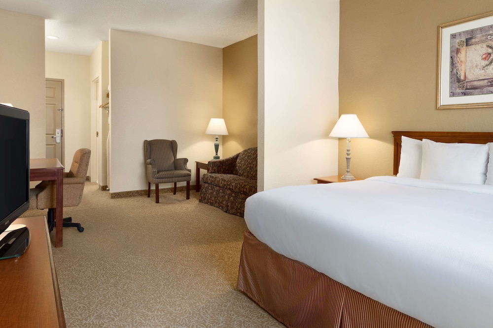 Sonesta Essential IAH Airport JFK Boulevard 4/53