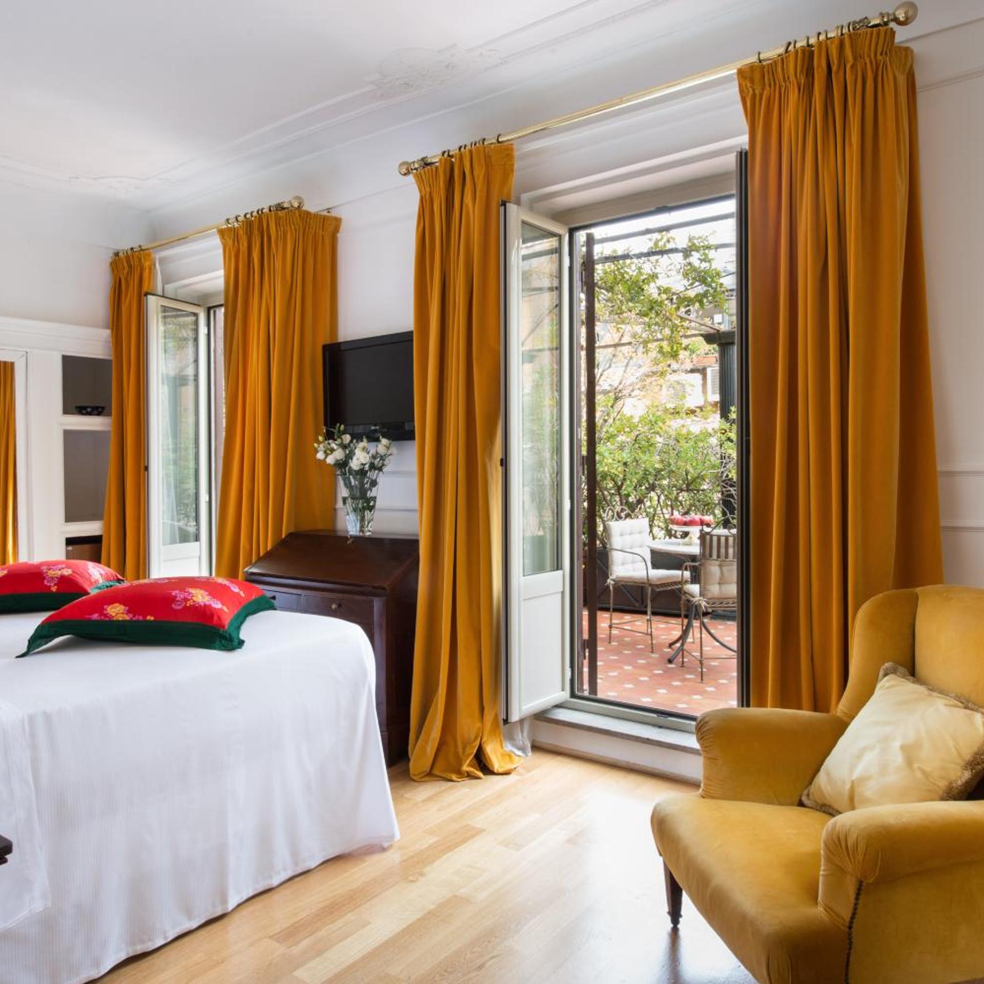 Double Room Deluxe with Balcony