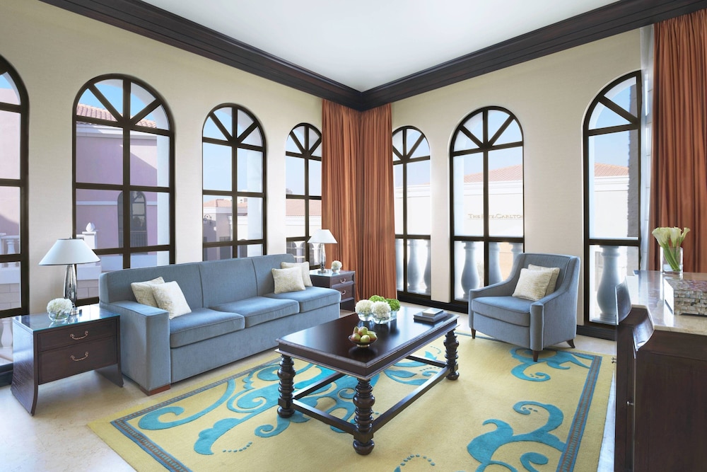 The Ritz Carlton Abu Dhabi Grand Canal 46/63