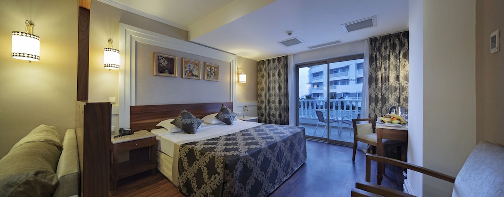 Family, Double Bed, Land View