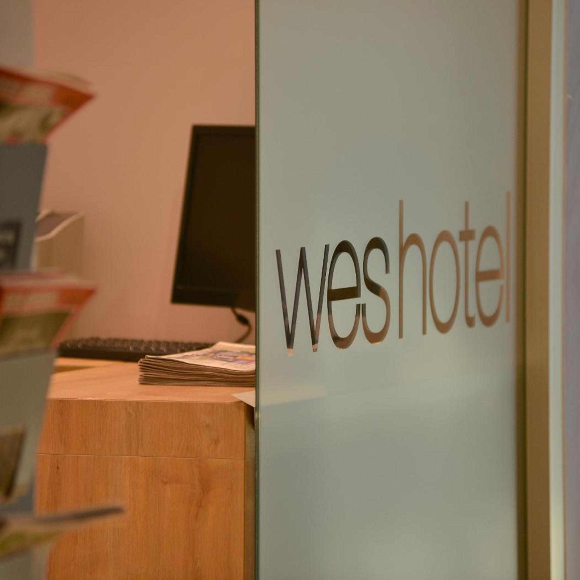 Wes Hotel 46/55