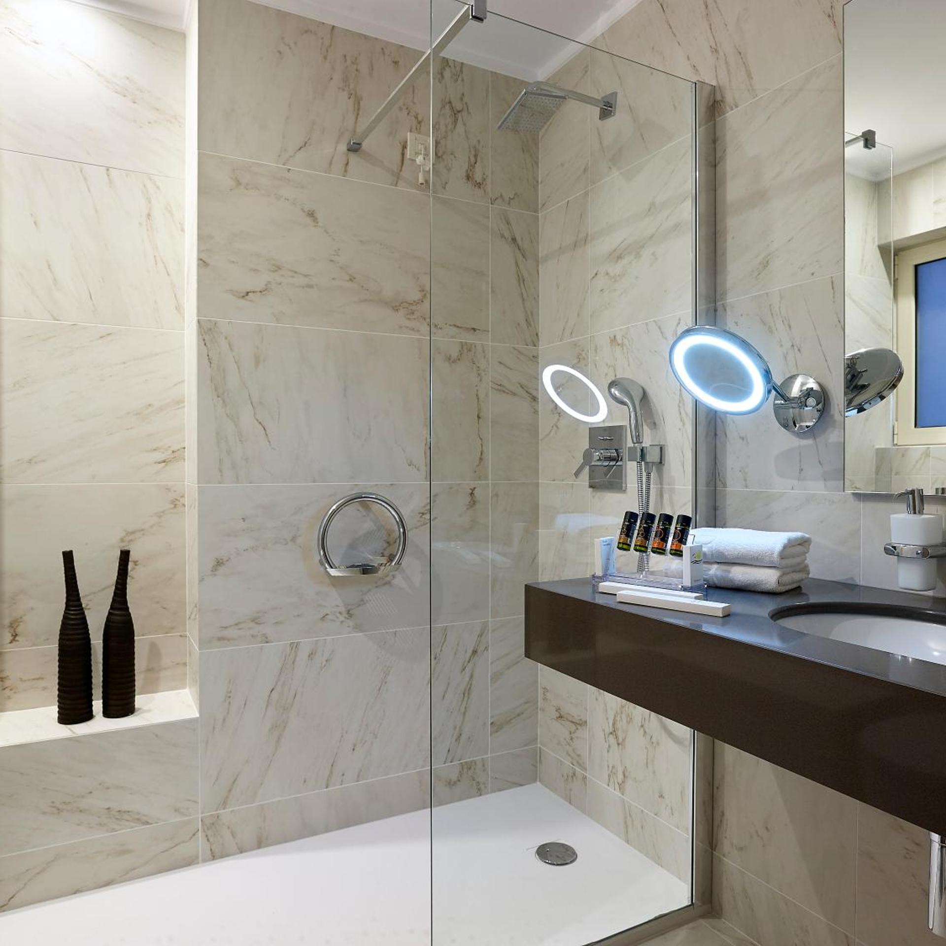 Irida Hotel 55/59