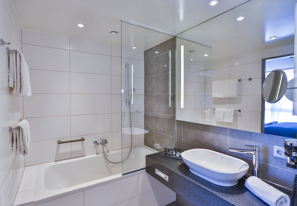 HOLIDAY INN VILLINGEN - SCHWENNINGEN 22/76