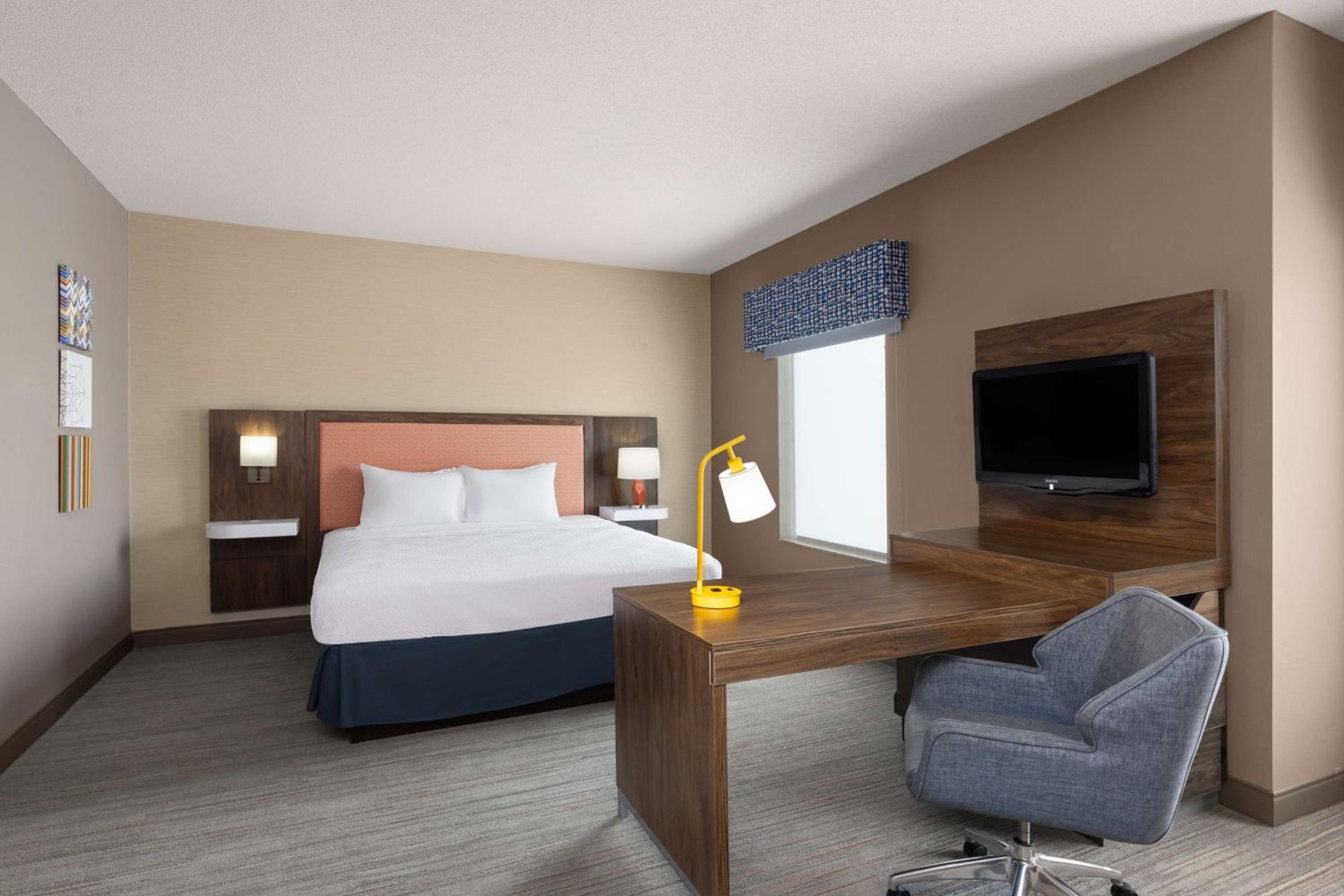 PREMIUM, STUDIO, KING BED
