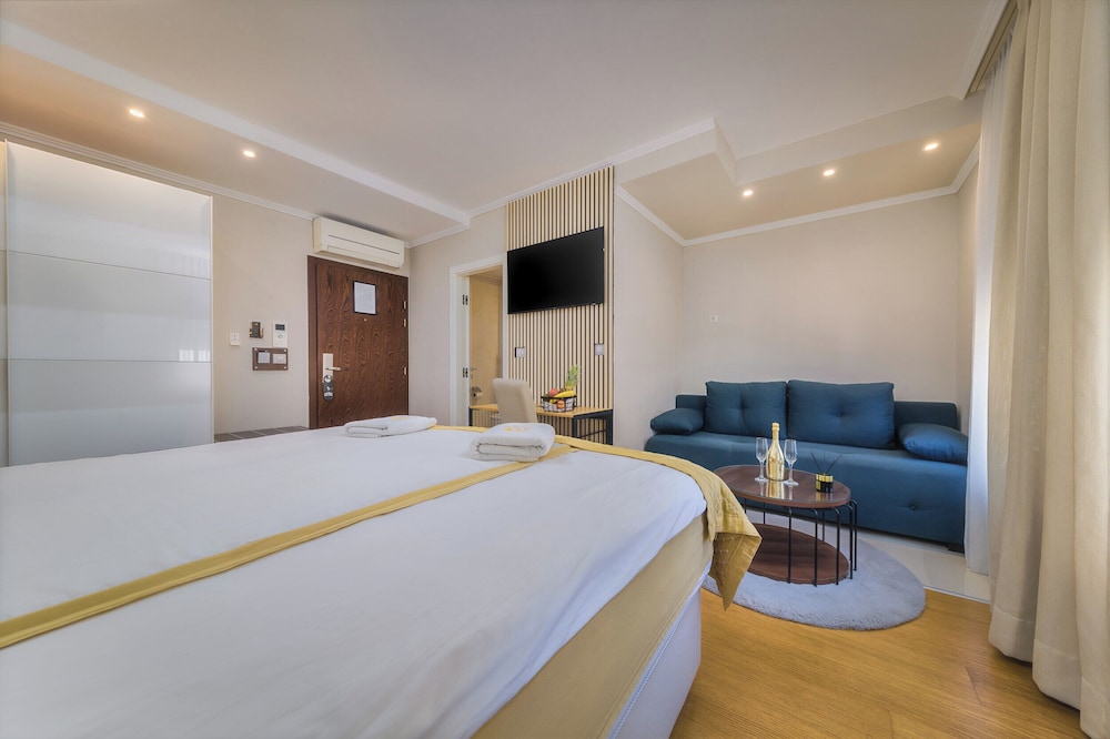 Meridien Luxury Apartments 14/50