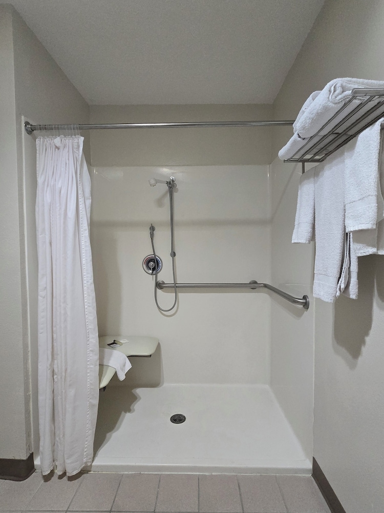 Economy Inn 59/60