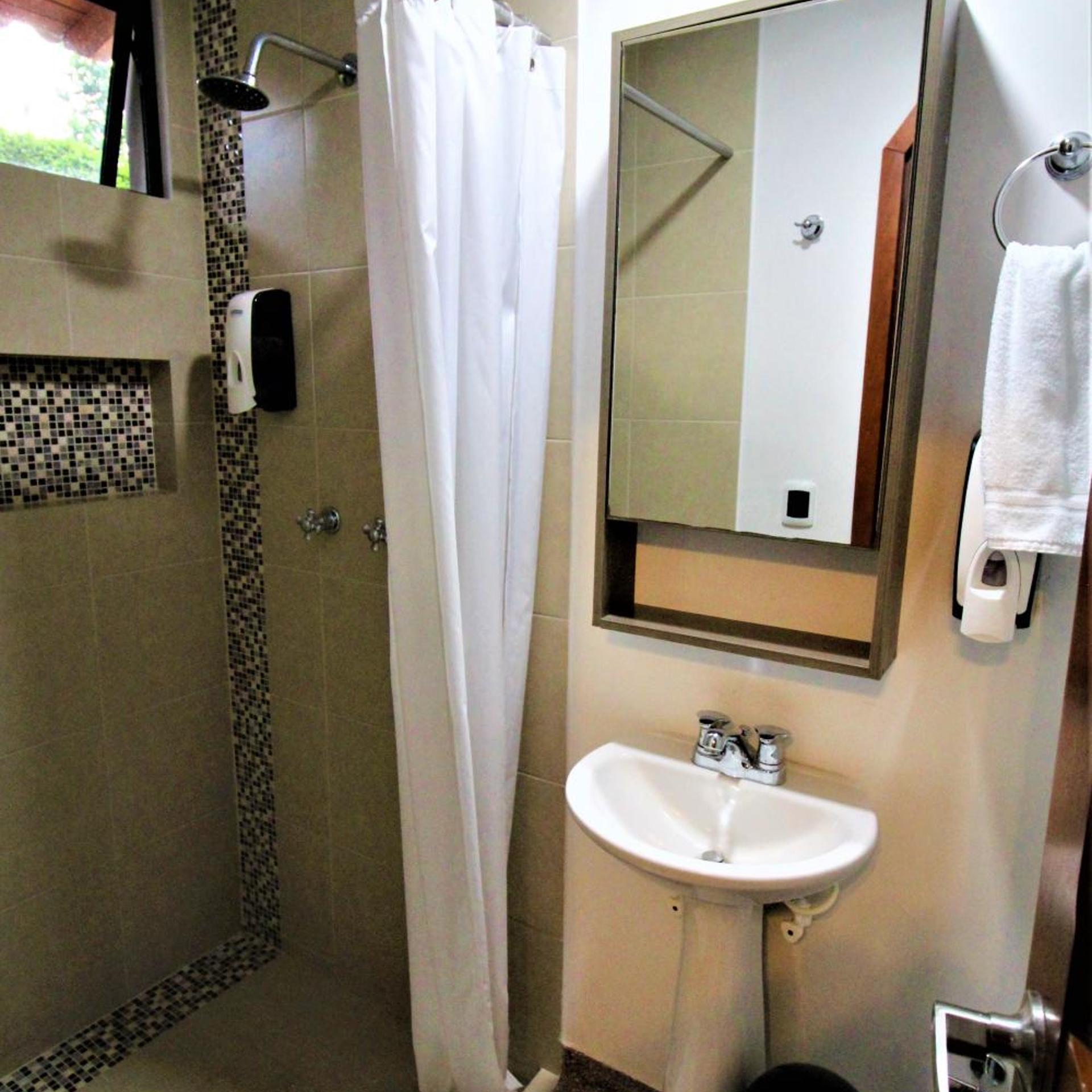 Amazilia Hotel 52/54