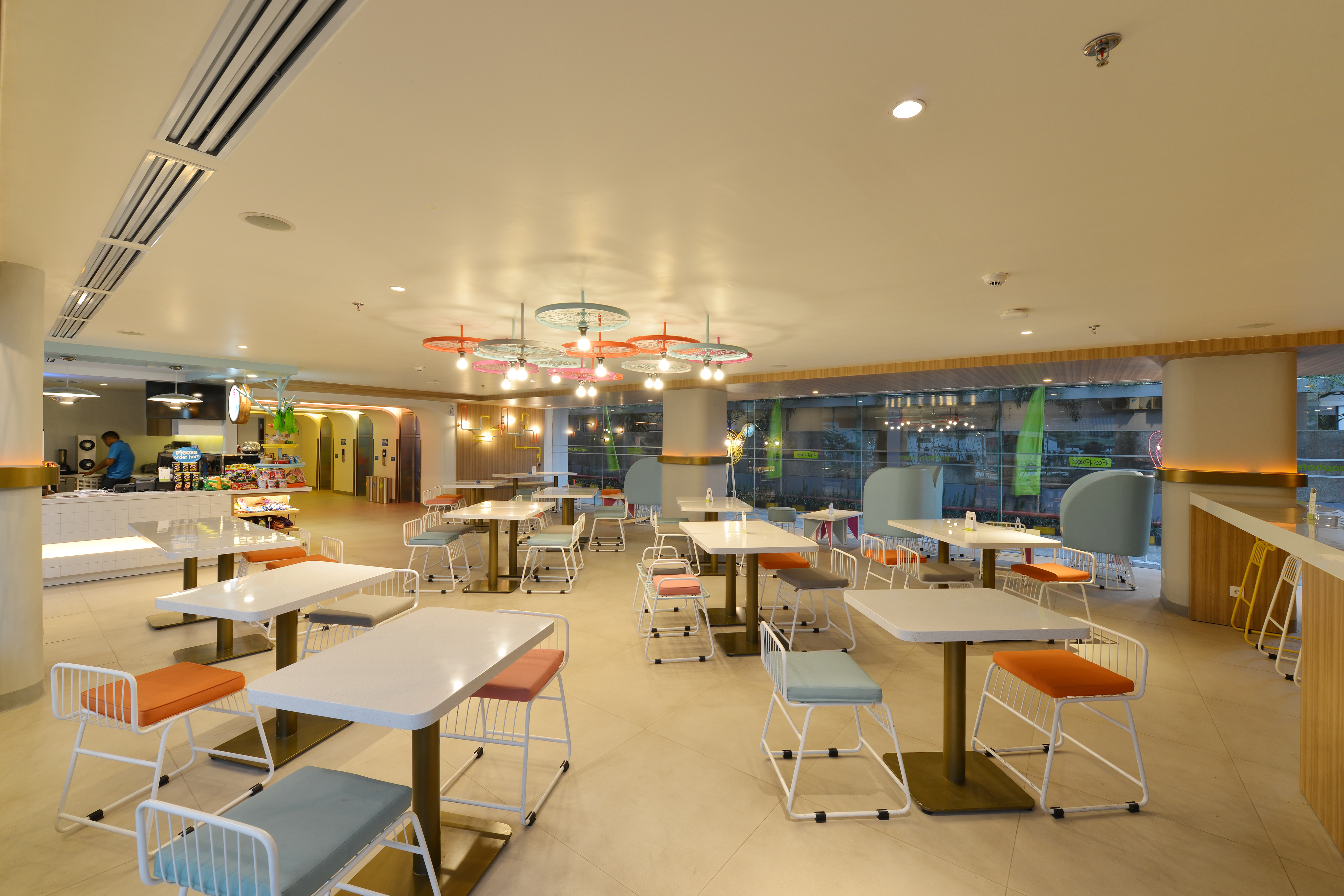 Pop Hotel Solo 13/30
