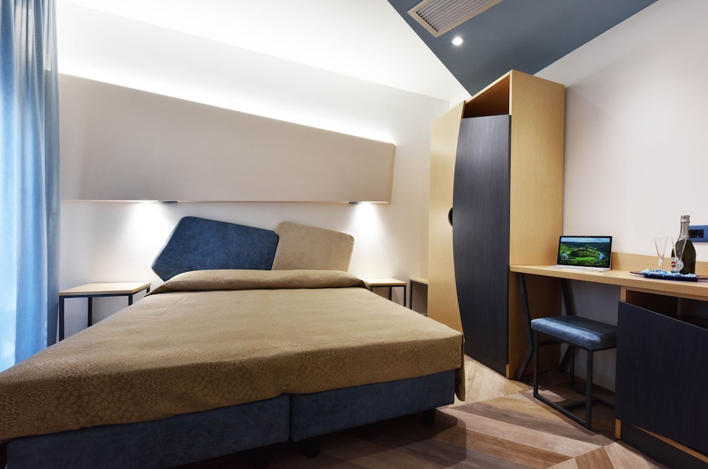 Color Hotel Rimini 39/69