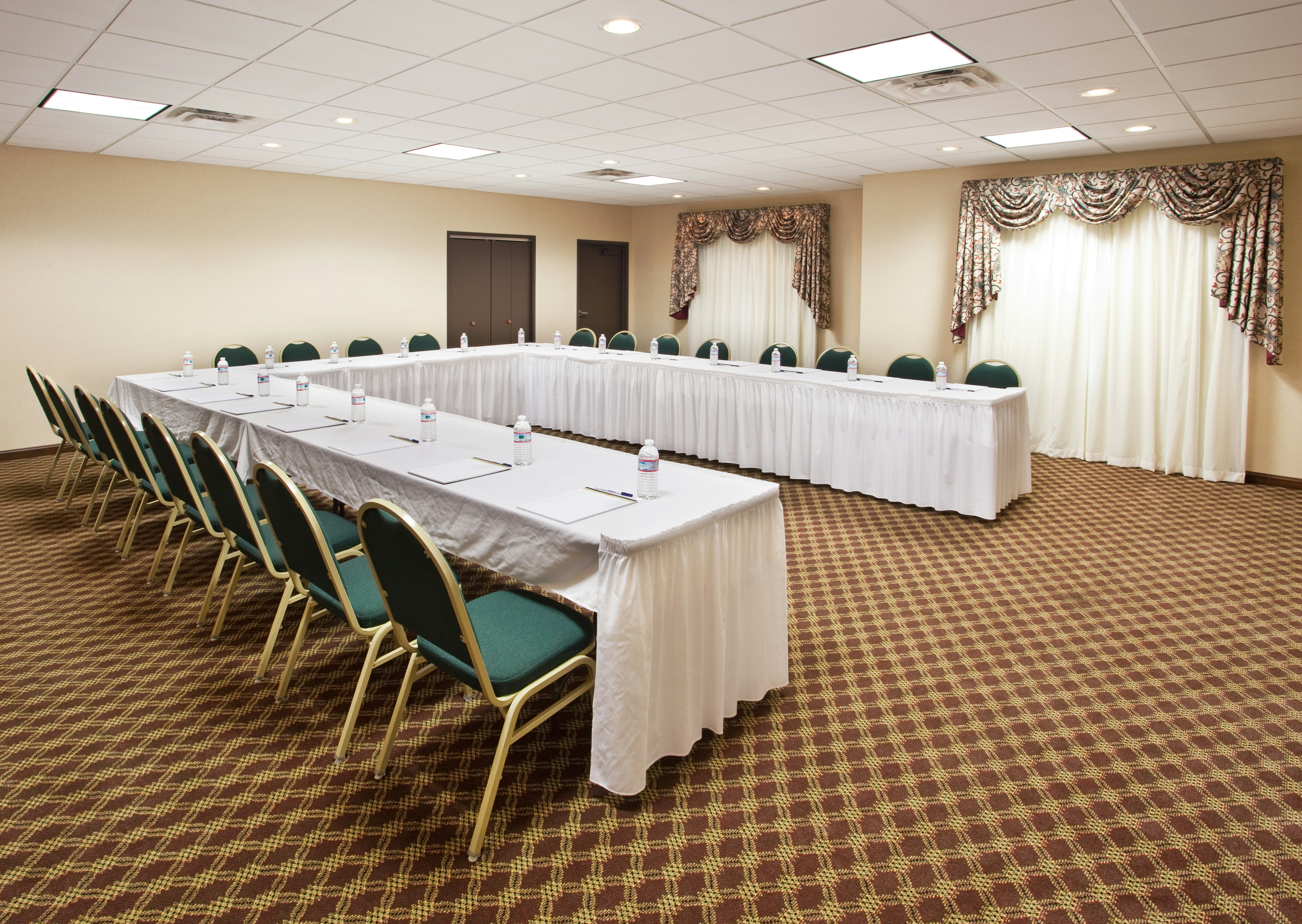 Holiday Inn Express Hotel And Suites Franklin Oil City 46/48