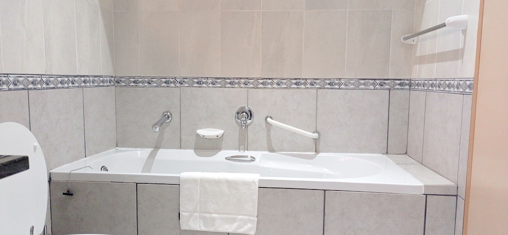 Sparkling Waters Hotel & Spa 49/50