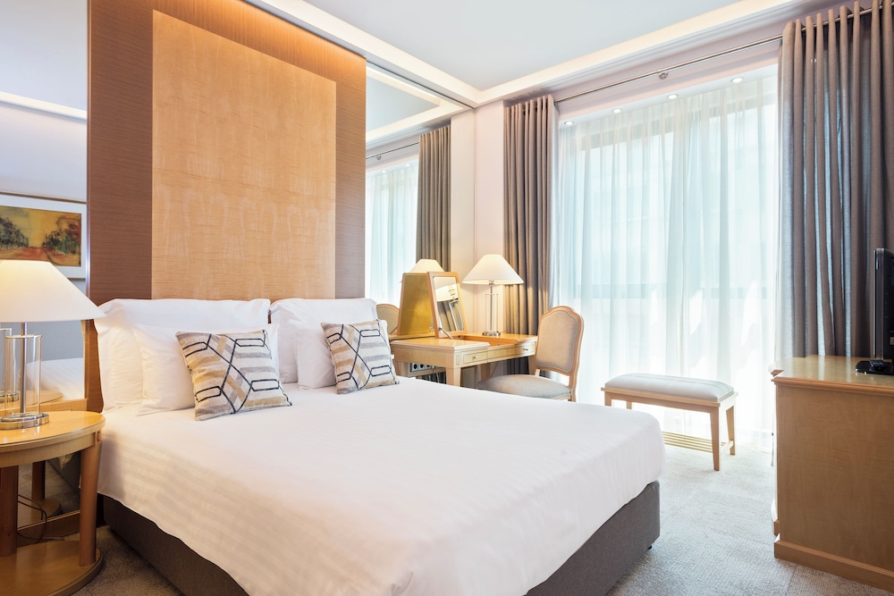 Melia Athens 31/73