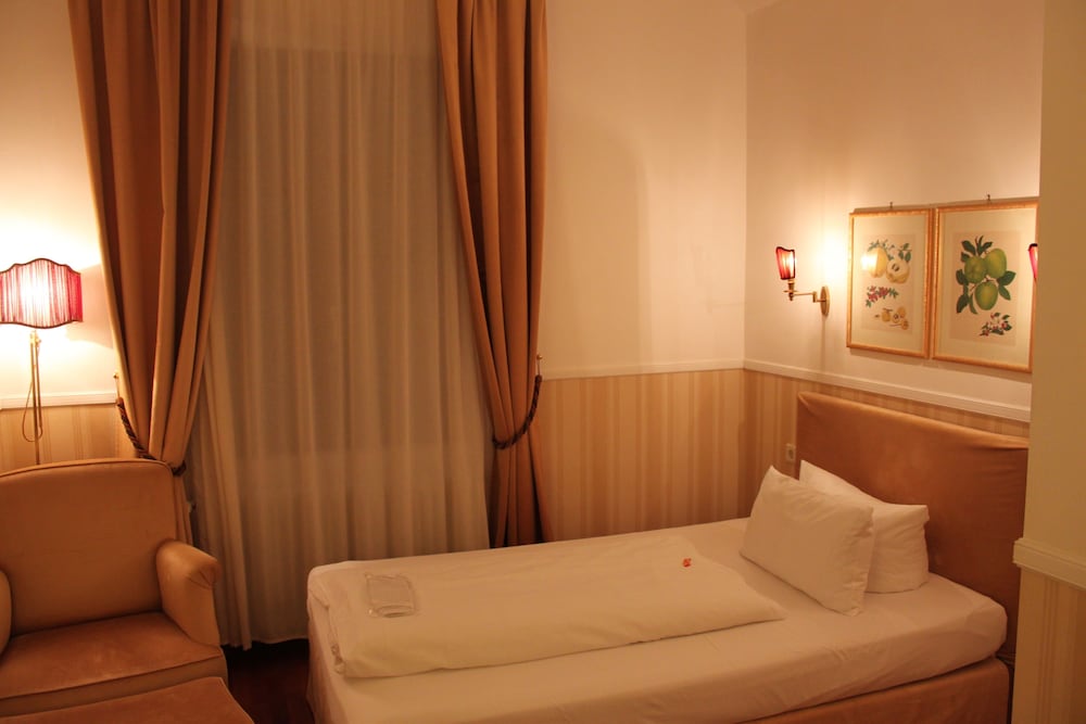 Hotel Deutscher Kaiser 38/66