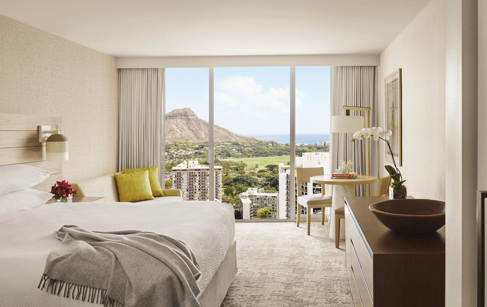 Alohilani Resort Waikiki Beach 31/67
