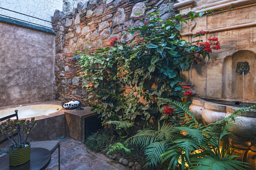 El Convento Boutique Hotel 4/66