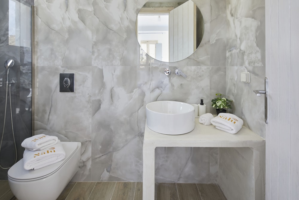 Nalu Suites 60/61