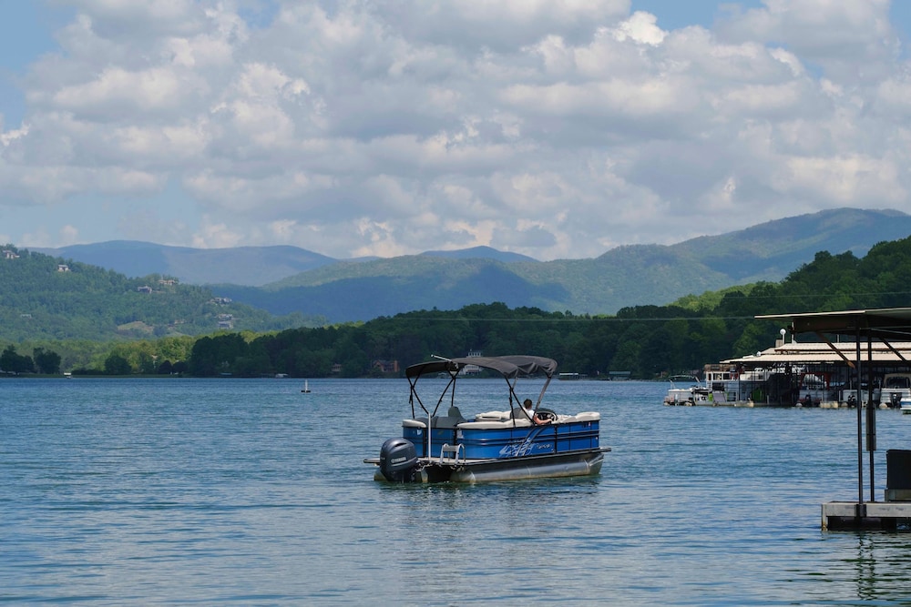 The Ridges Resort And Marina 50/66