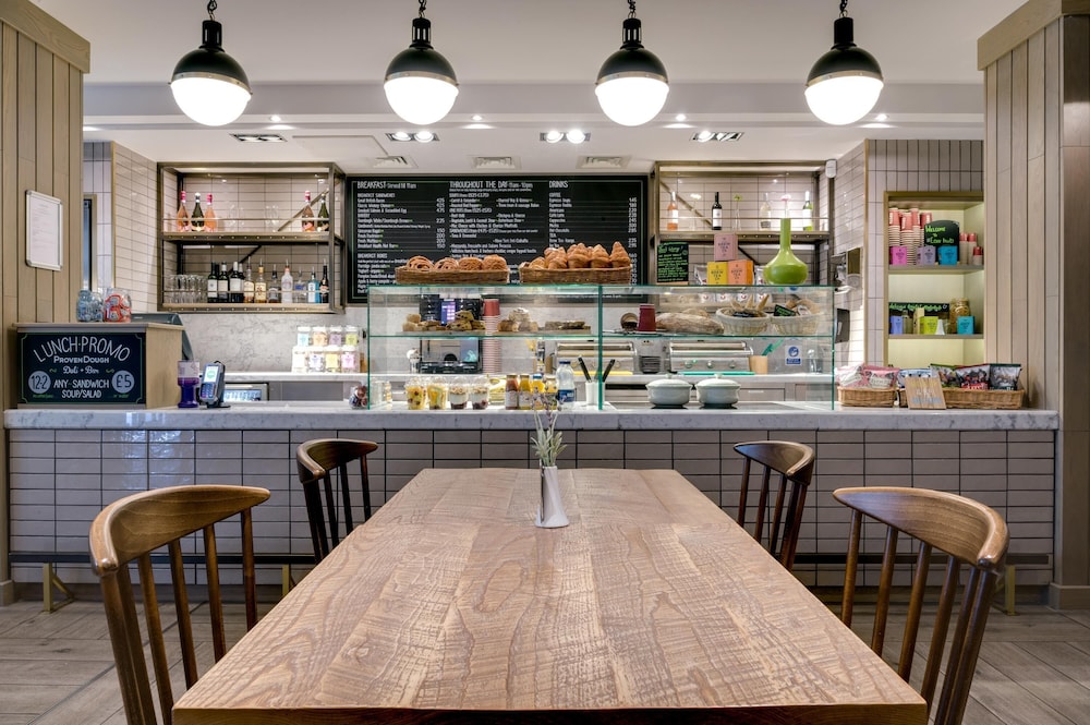Hub by Premier Inn Edinburgh Royal Mile 33/48