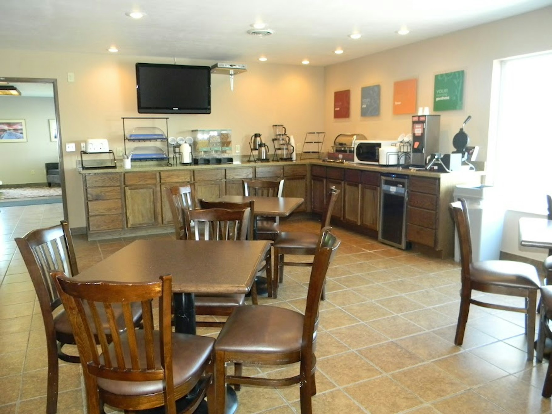 Boarders Inn & Suites by Cobblestone Hotels - Munising 32/51