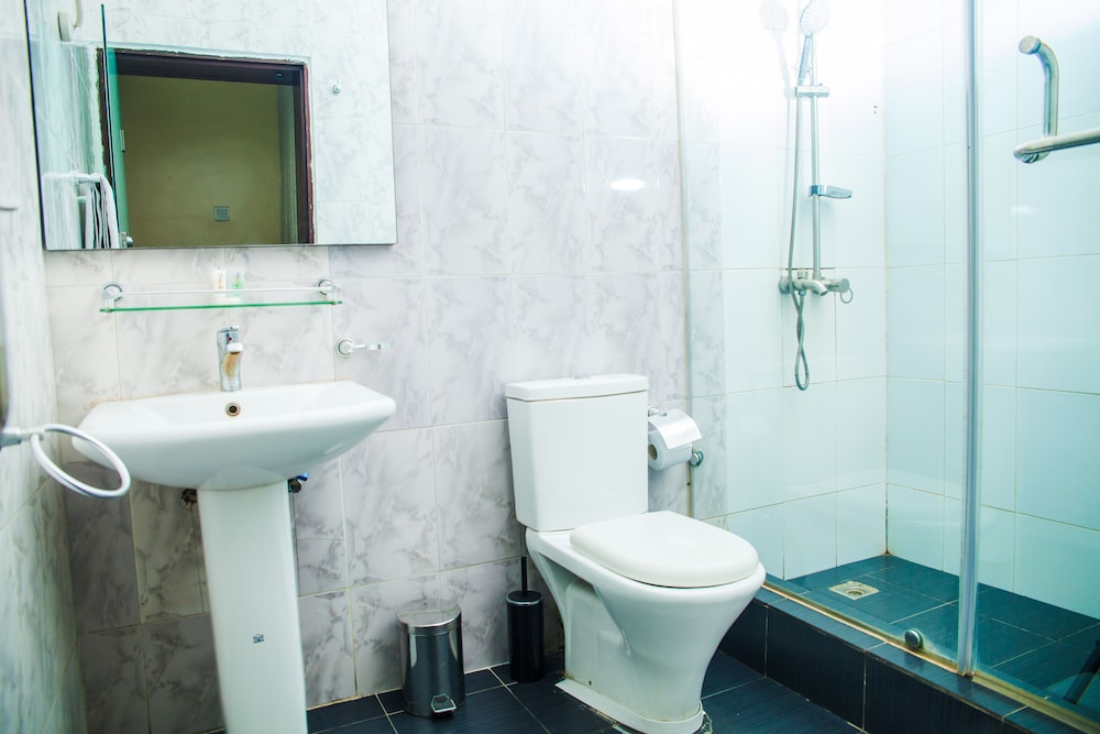 Cribville Hotel & Suites 35/41