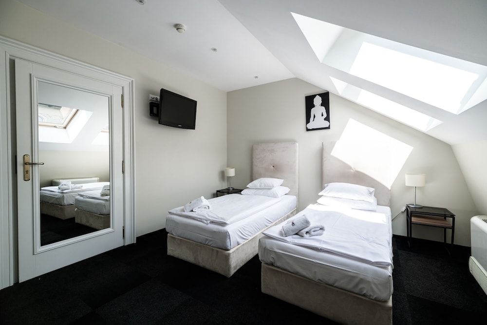 Home Aparthotel 18/58