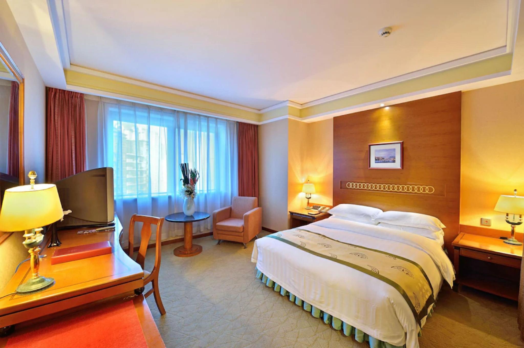 SUPERIOR, DOUBLE OR TWIN BED