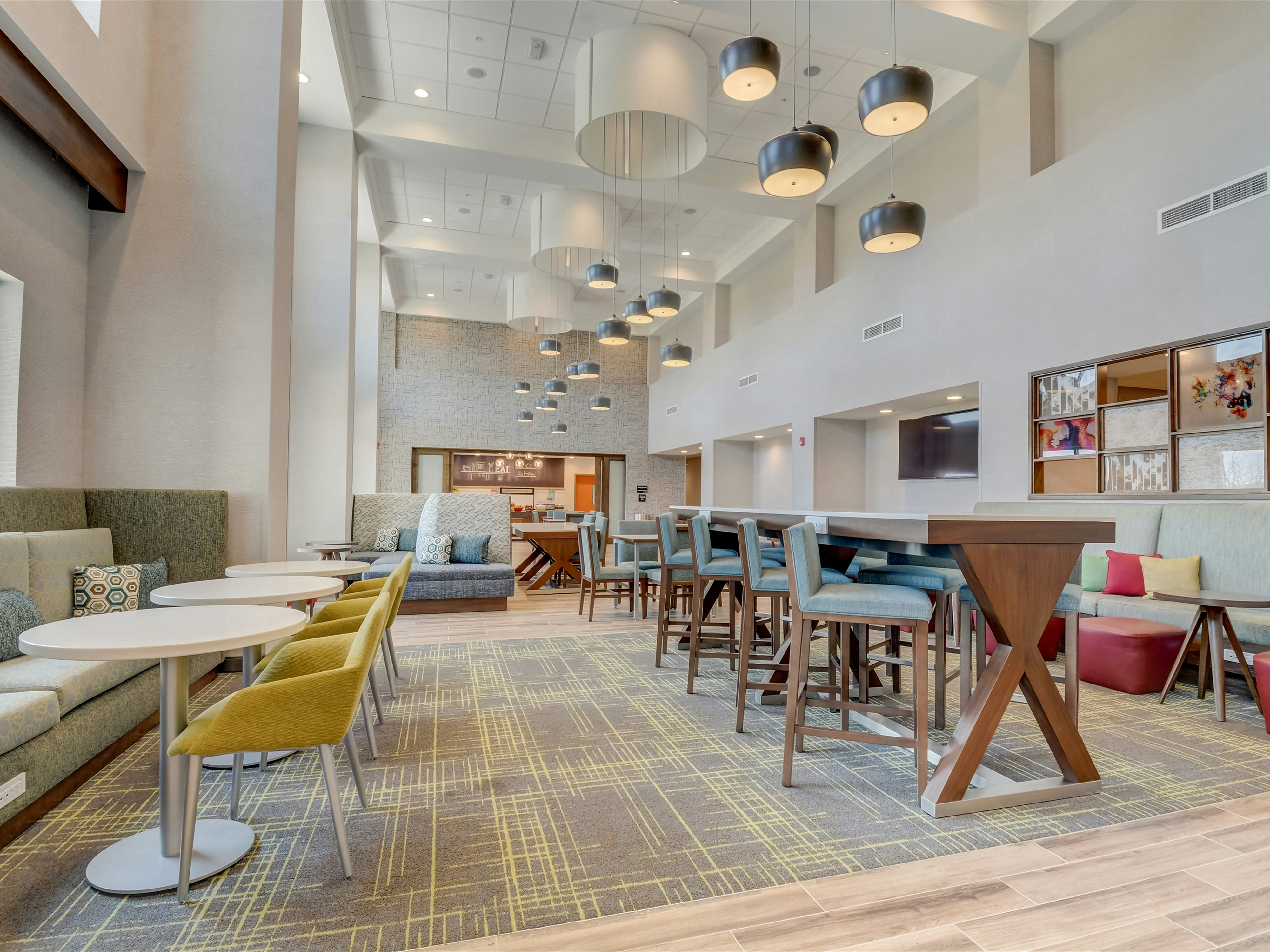 Hampton Inn and Suites Williamstown Ark Encounter 25/38