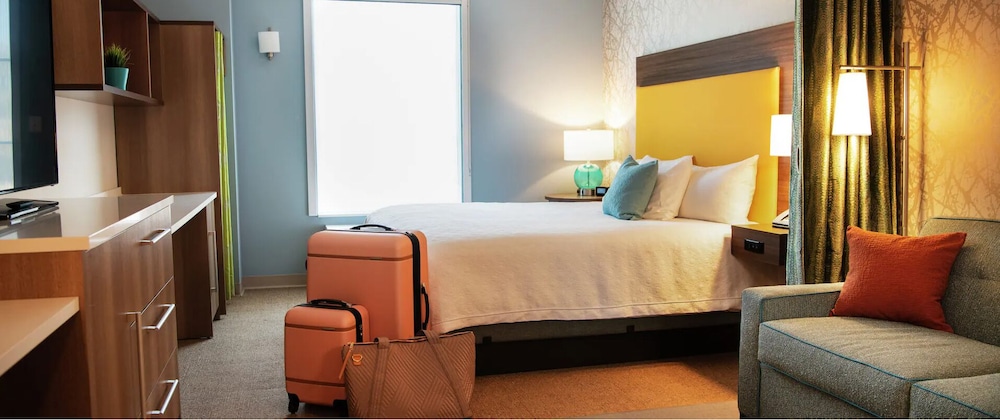Home2 Suites by Hilton Racine 5/12