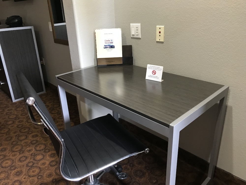 Camelot Inn Suites Veterans Memorial/Nw Houston 34/37
