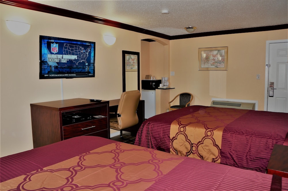 Americas Deluxe Inn 18/32