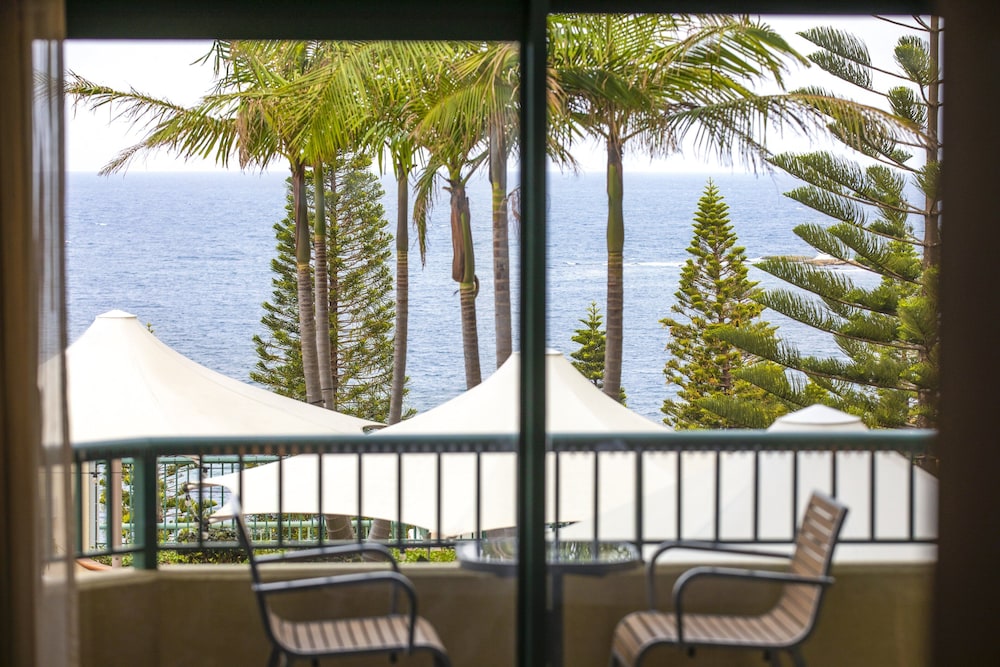 InterContinental Sydney Coogee Beach by IHG 34/80