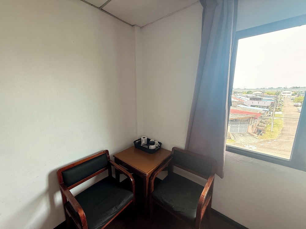 Anika Inn 31/44