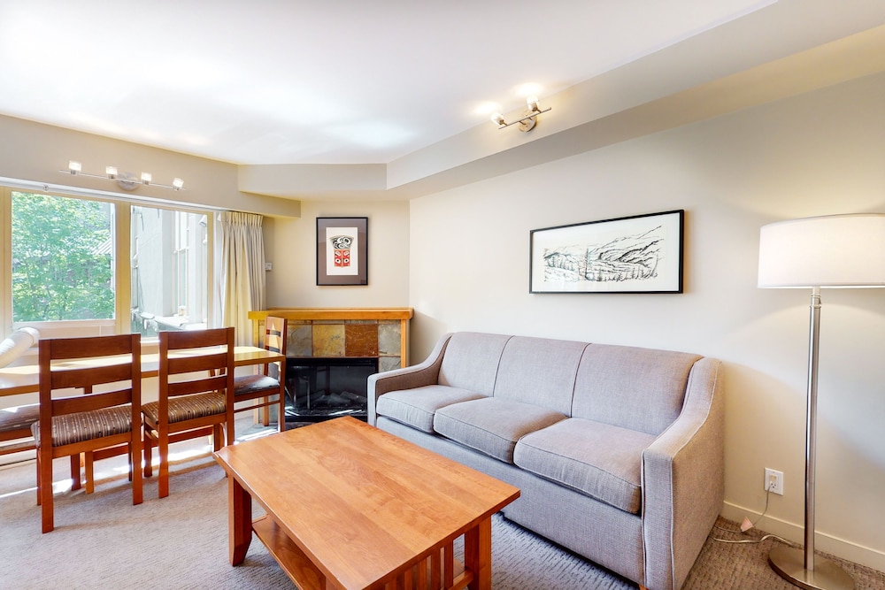 Whistler Peak Lodge 35/53