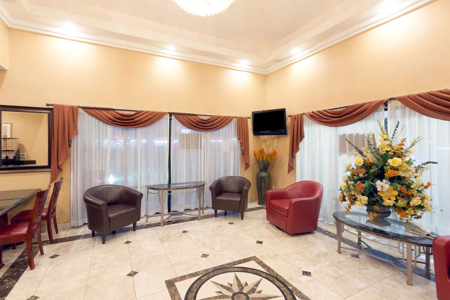 Howard Johnson by Wyndham Pico Rivera Hotel & Suites 15/26