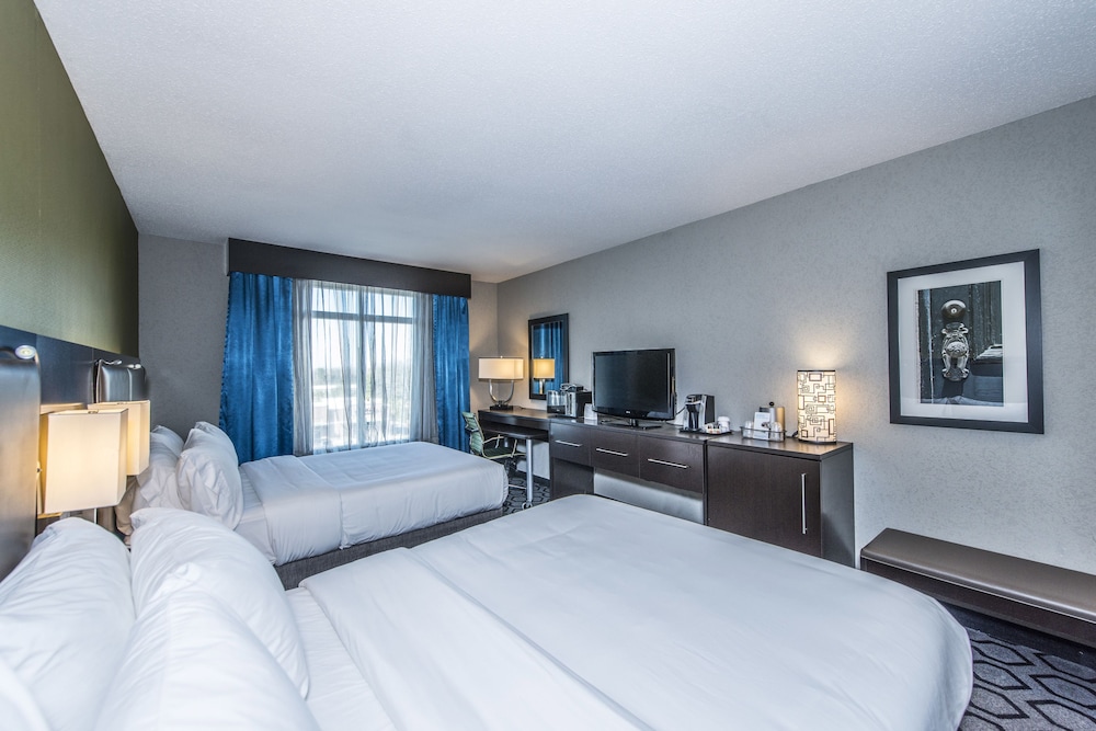 Holiday Inn Express Hotel And Suites Charleston Arpt Conv Ctr Area 18/67
