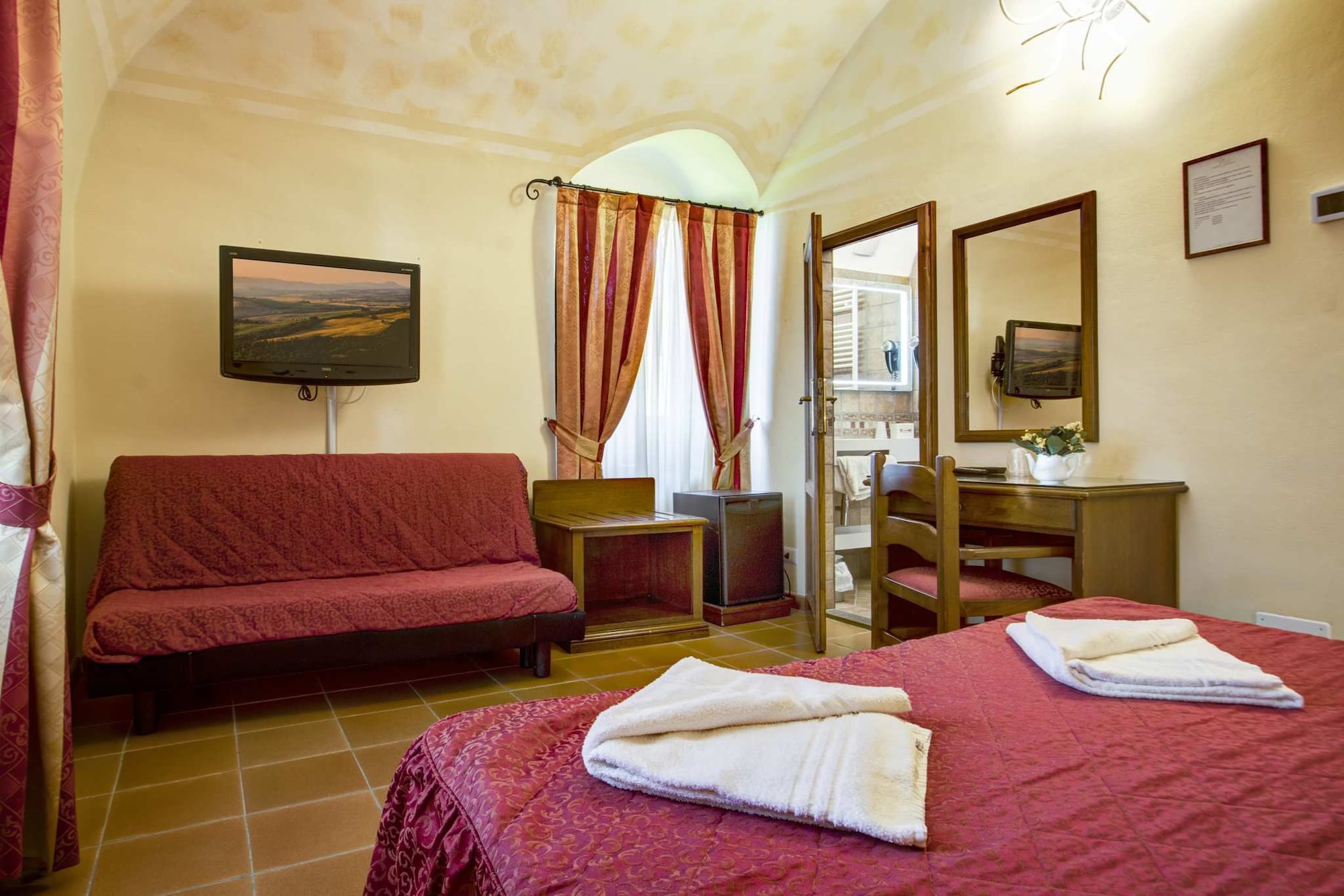 CITY, DOUBLE BED