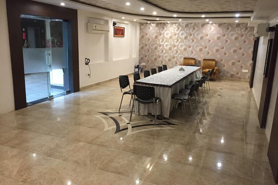 Oyo Rooms Mall Road Cantonment 36/46